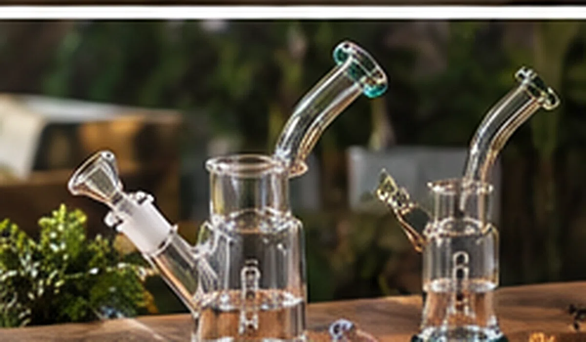 Comparison diagram for Spoon Pipes vs. Bubblers: What's Different?